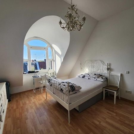 One Private Room Available In A Two Room Apartment In Tegel, برلين المظهر الخارجي الصورة